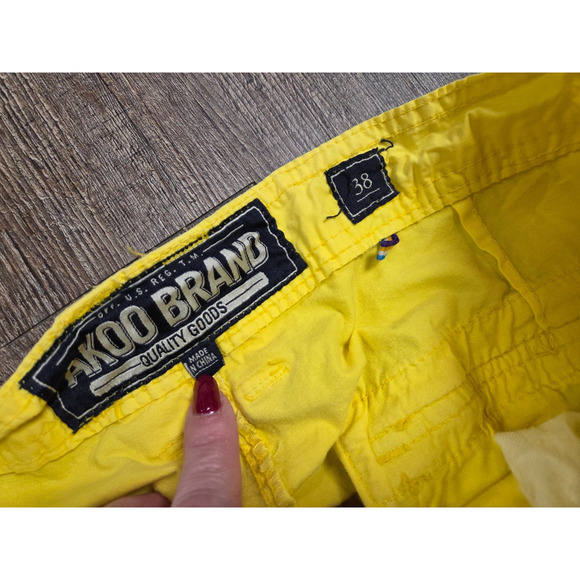 AKOO Bright Yellow Men's Cargo Shorts 2000s Y2K Size 38 - Picture 5 of 7